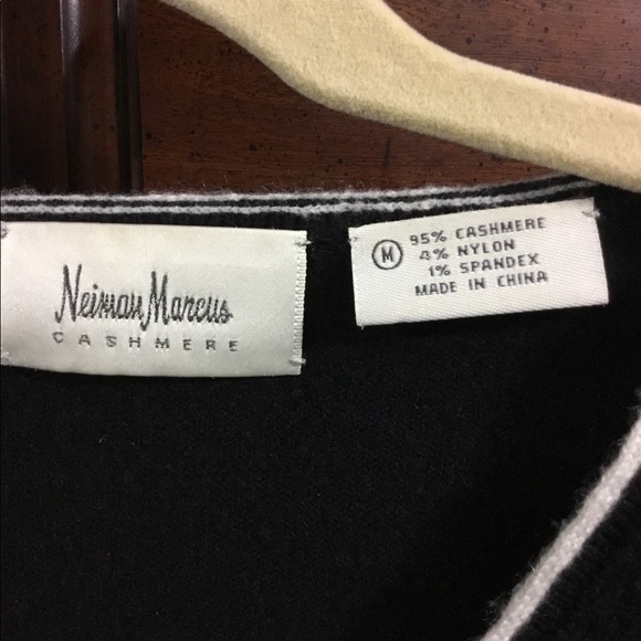 Neiman Marcus Cashmere Sweater - Picture 16 of 16